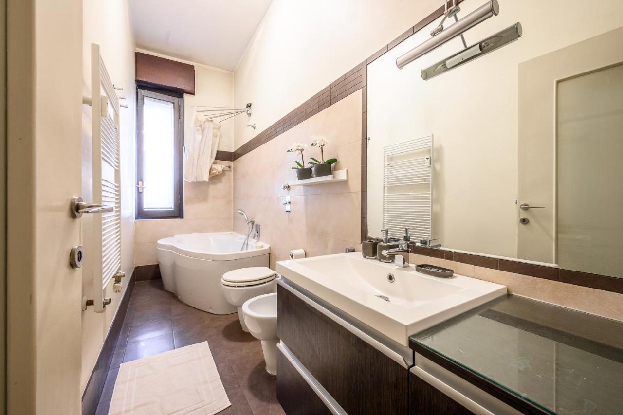 The Lantern Flat - Darsena Area Apartment Milano Ngoại thất bức ảnh